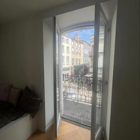 Apartment Nice Studio Overlooking The Notre Dame Cathedral *
