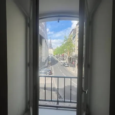 Nice Studio Overlooking The Notre Dame Cathedral *